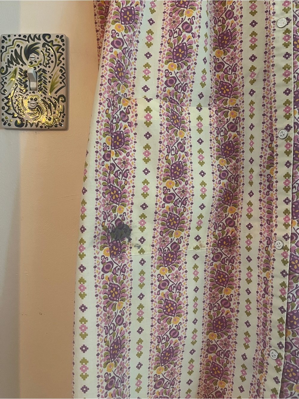 1960s Vintage Sears Cream House Dress with Lavender and Olive Floral Accents - Picture 7 of 10